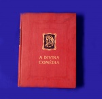 A DIVINA COMÉDIA - Antiga edição da obra de Dante Alighieri, Rio de Janeiro, 1956 - Editora Calçadense (extinta). Capa dura, 350 páginas, no formato 32 x 25 cm. Ótimo estado. Raridade. Com ilustrações de Gustavo Doré e tradução de J. Pedro Xavier Pinheiro.