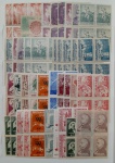 Brasil - Seleção de 40 quadras de selos comemorativos do Brasil, todas as quadras são antigas e de bom valor de catálogo, sem carimbo com goma perfeita! Algumas estão repetidas como pode ser visto pela imagem. Na imagem temos exatamente as quadras que serão enviadas! Oportunidade por se tratar de quadras de bom valor de catálogo!