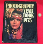 Livro de fotografias, ano de 1975, preto e branco, edição limitada UK, capa dura, tamanho 29cm X 24cm
