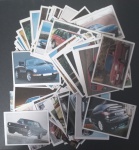 Colecionismo- 100 Figurinhas de 2 albuns diferentes !! nenhuma repetida !! todas diferentes  !! são 79 unidades do album Super Auto !! e 21 cunidades do album HOt Car 2006 !! acervo de colecionador !! todas em bom estado !!