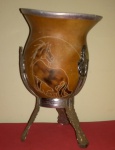 Cuia de chimarrão, com lindo desenho de cavalo, tamanho tradicional de 15cm de altura