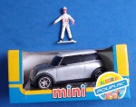 Colecionismo/Brinquedo, carrinho modelo Mini (Inglaterra ) na caixa original decada de 1990 + bonequinho frentista de posto de gasolina ! !!