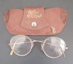 Colecionismo - ou Uso  direto !! oculos antigo armação foleada a ouro !!  modelo lente redonda !! com capa original !!
