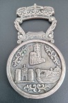 Colecionismo- Abridor de garrafas  made in  Espanha !!  do castelo de Toledo !! lindos desenhos em ambas as faces !! acervo de colecionador !!