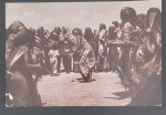 Cartofilia- Tribo da Somalia !! festa local , pessoal em dança tipica !! roupas de festa do local , tradição da tribo !! preto e branco dadecada de 1960 !!  acervo de colecionador !!