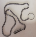 Relogio - Corrente para relogio de Bolso !! moidelo em metal corrugado feitio  mola !! perfeito estado com comprimento de 42 cm !! com grampo e argola de fixação !!