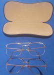 colecionismo-2 armações de oculos , metalicas foleadas a ouro !!! Perfeito estado , antigas decada de 1980 !!! !!!!