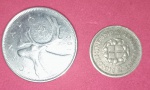 2 moedas de Prata !! Canada ano de 1961 !!! e Inglaterra tree pence ano de 1938 !! inicio da guerra Mundial !!!