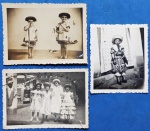 Fotografia- 3 fotos pequenas de meninas com roupas de festa caipira !!! preto e branco decada dee 1950 !!!