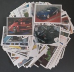 Colecionismo- 90 figurinhas do album HOT CAR$ !!! todas diferentes !! varios tipos de carros , todas coloridas ... carros implementados otimo para tirar ideias de aprimorações de corridas etc... acervo de colecionador !!