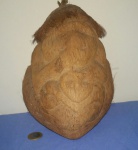 Arte popular - escultura em coco seco ... figura de mãe com filhote fazendo carinho  na cabeça !!!! feito na Bahia !! dificil de aparecer !!