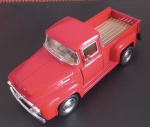 Colecionismo- Miniatura de caminhonete Ford F-100 cor Vermelho Sangue  !! linda peça de acervo de colecionador !! abre portas e caçamba !! escala 1/38 !! modelo do ano de 1951 !!