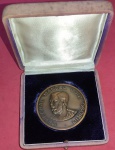 Medalha - Homenagem a Marechal Luis Osório !! Concedida na Inauguração do Parque Histórico em 1970  !! Liga de cobre !! Tamanho de grande com 60mm  , na caixa  original  !!acervo de colecionador !!