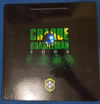 Livro- " Craque do Brasileirão " com cd da CBF !!! os campeões de serie A B e C varias fotos lindas !!!!capa dura, 85 pag. !!! ano de 2005