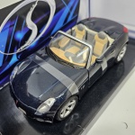 Miniatura Maisto Especial Edition,, modelo 1:24 2006 Pontiac Solstice cor azul escuro, novo, na caixa. Mede aproximadamente 18x8. (lacrado, aberto apenas para fazer as fotos).