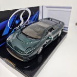 Miniatura Maisto Especial Edition,, modelo 1:24 Jaguar XJ220 cor verde escuro, novo, na caixa. Mede aproximadamente 20x7. (lacrado, aberto apenas para fazer as fotos).