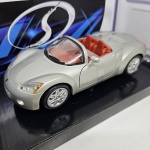 Miniatura Maisto Especial Edition,, modelo 1:24 Plymouth Pronto Spyder cor prata, novo, na caixa. Mede aproximadamente 16x6. (lacrado, aberto apenas para fazer as fotos).