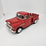 Miniatura 1955 modelo Chevy stepside cor vermelho, seminovo. Mede aproximadamente 19x7. (sem caixa)