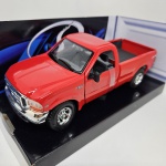 Miniatura Maisto Especial Edition,, modelo 1:27 Ford F-350 Super Duty Pickup 1999 cor vermelho, novo, na caixa. Mede aproximadamente 19x7. (lacrado, aberto apenas para fazer as fotos).