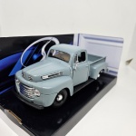 Miniatura Maisto Especial Edition,, modelo 1:25 Ford F-1Pickup  cor cinza, novo, na caixa. Mede aproximadamente 18x7. (lacrado, aberto apenas para fazer as fotos).
