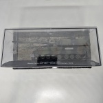 Miniatura modelo do obuseiro autopropulsado alemão Panzerhaubitze 2000 (PzH), unidade do Beobachtungs-Panzerartilleriebataillon 345 (batalhão de Artilharia Blindada de Observação 345), mede aproximadamente 16x6, novo, lacrado.