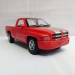 Miniatura em Escala 1:24 - DODGE RAM, Maisto, metal, plástico rígido c/ pneus borracha, bom estado apesar das marcas do tempo, conforme fotos; aprox. 20 x 7,5 x 7cm