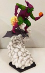 RARA E BELÍSSIMA ESCULTURA DO DUENDE VERDE EXCLUSIVA E LIMITADA DA COMIC COM 2015. EM PERFEITO ESTADO , NA CAIXA ORIGINAL. ITEM PARA COLECIONADORES EXIGENTES. PRODUZIDO PELA MARVEL COMIC . MEDE: 30 X 20 CM