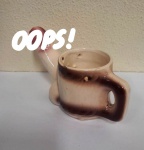 Caneca em porcelana com tema erótico .