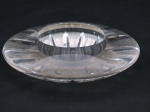VINTAGE- Cinzeiro em bloco de cristal lapidado com ranhuras. Med. 4 x 13 cm.