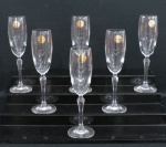 BOHÊMIA- Seis (06) flutes em fino cristal translúcido com etiqueta. Marcado Made in Eslovaquia. SEM USO NA EMBALAGEM. Med. 22 cm alt.