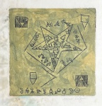 MANE-KATZ, Emmanuel Mane Katz (1894, Ucraniana de Kremenchug - Israel, em 1962) - "Sem Titulo" serigrafia, A.C.I.D, P.A. Med 26x26 cm . Obs: Radicado em Paris no período entre as guerras, como tantos outros artistas estrangeiros, Mané-Katz foi parte de uma geração que influenciou a criação plástica durante a efervescência vanguardista conhecida como a Escola de Paris. Esta denominação não definia, no entanto, um grupo coeso e unido por determinada escolha artística, ainda que muitos deles adotassem a pintura expressionista. Englobava os artistas estrangeiros que viviam e trabalhavam em Paris desde a primeira década do século 20. Entre eles, além de Mané-Katz, contavam-se muitos judeus vindos da Europa Central e Oriental, como Amedeo Modigliani, Chaim Soutine e Marc Chagall, entre outros. Ausência de moldura.