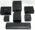 H.STERN - MONTE CARLO - Sete elegantes caixas porta  Joias e Relógio. Med 4x5x5 a 3x22x6 cm.