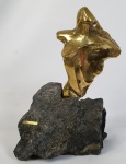G. Dolores  Magnífica Escultura Art-Deco (Escola Bauhaus)  em bloco de bronze dourado sobre base em granito. Assinada, medindo 30 x 20 x 12 cm.