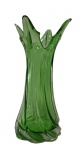 Domênico Spiotti  (Itália)  Belo Floreiro Italiano em cristal (pesado) de Murano, 3 pontas, numa tonalidade esverdeada.  Assinado, medindo: altura 33 cm