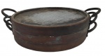 Lote contendo três peças , sendo Pedra para carne com bordas pegas e laterais de cobre, pedra no estado.  Medindo;27x33cm.