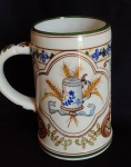 Compoteira em porcelana, com rica decoração floral .Med: 30x18cm.