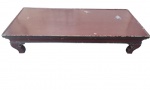 Grande Mesa confeccionada em madeira estilo Oriental . Med:125x55x27 cm. Retirada noRiocomprido.