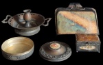 Lote de diversas peças em metal alguns necessitando banho Med:18x17 /8x5x5 /11,5x6/20x10cm.