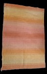 KILIM - Lindo e antigo tapete persa, confeccionado a mão à mão, nas cores predominantes rose e laranja, com decoração Geométrica. Medidas 95cm x65cm.
