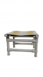 Uma banqueta com lona e pvc. Med: 50x39x50cm.