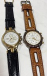 Lote contendo Dois relógios de pulso, com pulseira confeccionada em couro no tom marrom e preto com banho dedourado. (Obs: no estado).