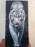 Mônica Bez Blatter "Tigre Branco de bengala" óleo sobre tela, medindo 1.20 X 60 cm, assinado cantor inferior esquerdo.