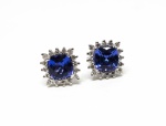 BRINCO EM OURO BRANCO 18K COM TANZANITAS EM LAPIDAÇÃO PRINCESS TOTALIZANDO 2,16CT E 32 DIAMANTES DE