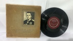 RARO LP LP DISCURSO PRONUNCIADO PELO CHEFE DE ESTADO MAIOR Canrobert Pereira da Costa, EM 1955, 1 DE AGOSTO. ***** A crise político-militar agravou-se no mês de agosto. No dia 5, por ocasião do primeiro aniversário da morte do major Rubens Vaz, Canrobert proferiu um longo discurso no Clube de Aeronáutica. Suas palavras causaram grande impacto e alguns parlamentares chegaram a pedir sua prisão ao presidente Café Filho. Esse foi o último episódio marcante da atuação política de Canrobert, que faleceu no Rio de Janeiro em 31 de outubro de 1955, pouco depois de retornar dos Estados Unidos, onde se submetera a tratamento médico.1