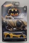 Miniatura Hot Wheels Batmobile Gold, escala 1/64. Item no estado conforme fotos. Carrinho de Coleção.