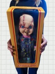 BONECO ASSASSINO CHUCKY NA CAIXA GRIMACE DOLL 32CM COM MECANISMO DE FALA