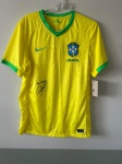 1 camisa nova da CBF tamanho M com a assinatura do Neymar.