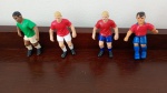 Lote de 4 figuras articulada mundial  França de 98 marca Nestlé  brinquedo vinham dentro  do pacote  de chocolate