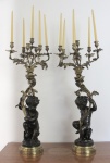 Clodion, Claude Michel (França. 1738-1814). Par de magnificos e exuberantes candelabros franceses em