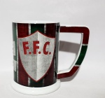 Colecionável caneca do time de futebol Fluminense, produzido em porcelana, maior comprimento 12 cm, item oficial.